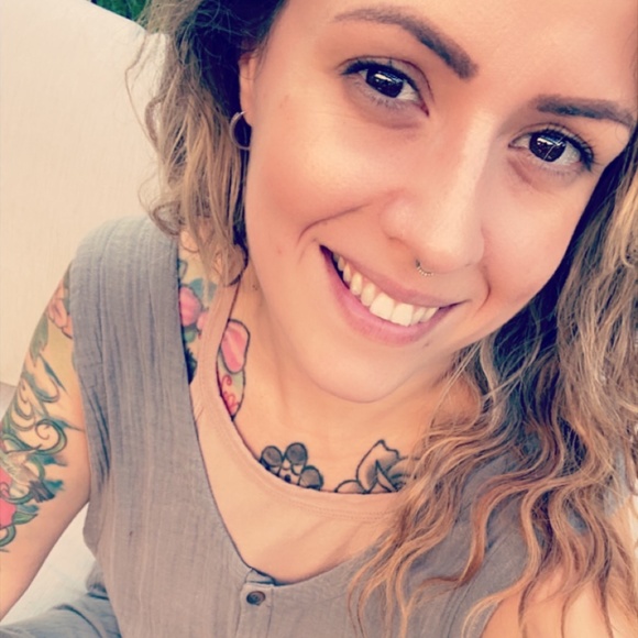 Meet your Posher, Jessica - Picture 1 of 1